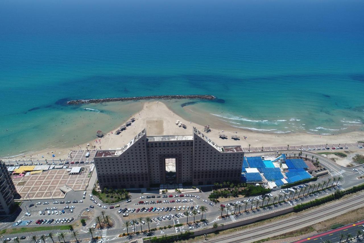 Almogim- Almog Building Haifa Exterior photo